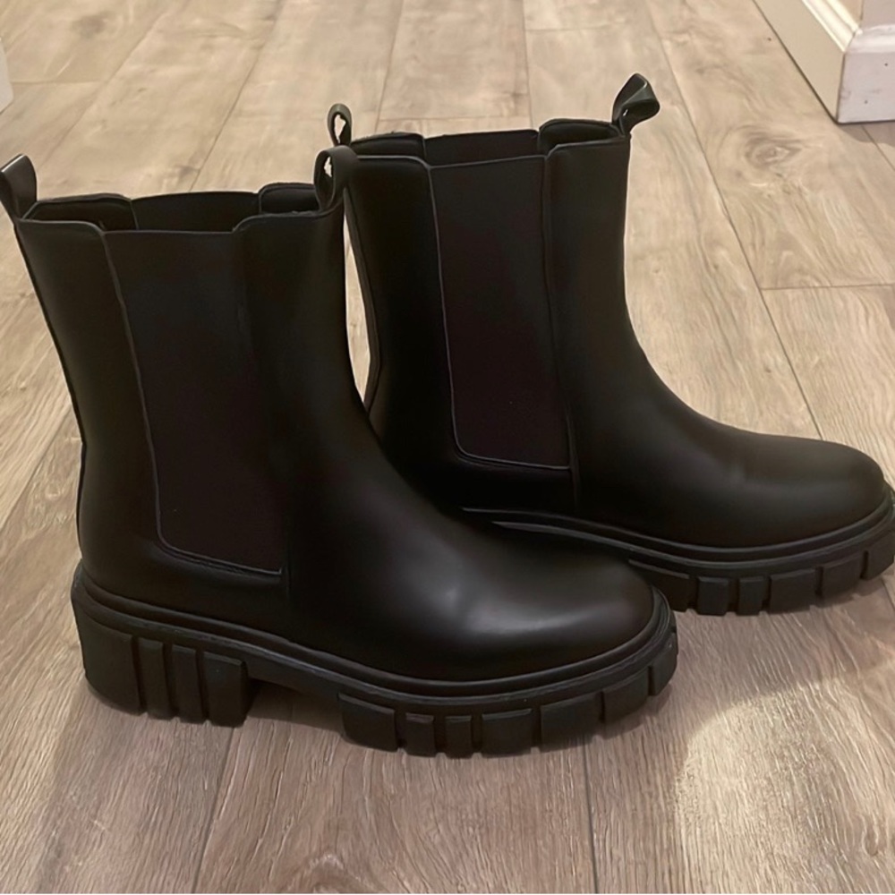 Black Qupid Lug Boots
